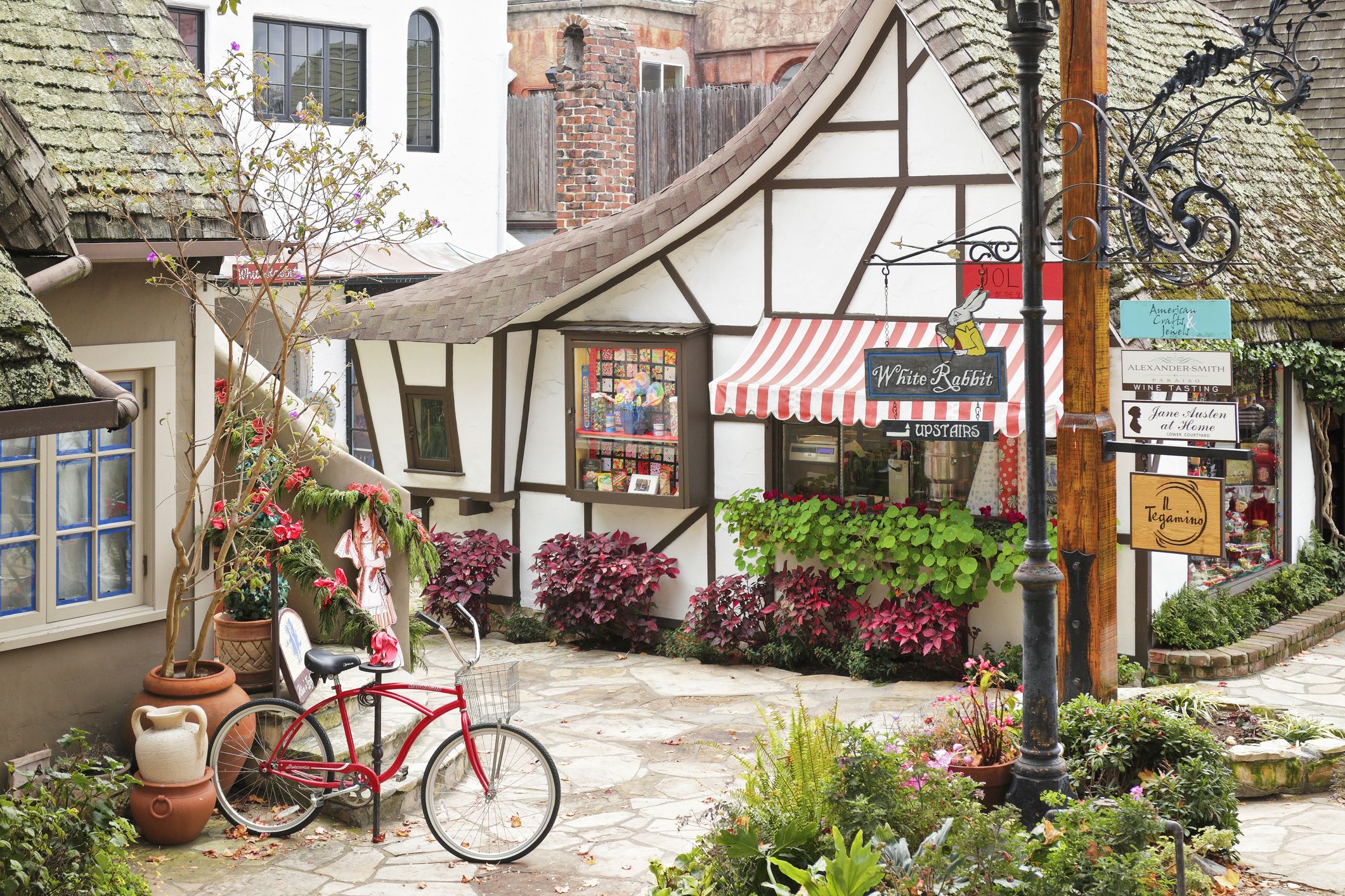 Discover Carmel-by-the-Sea's Delectable Culinary Scene