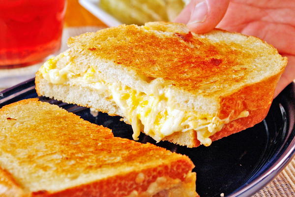 Ultimate Crispy Grilled Cheese with Aged Cheddar